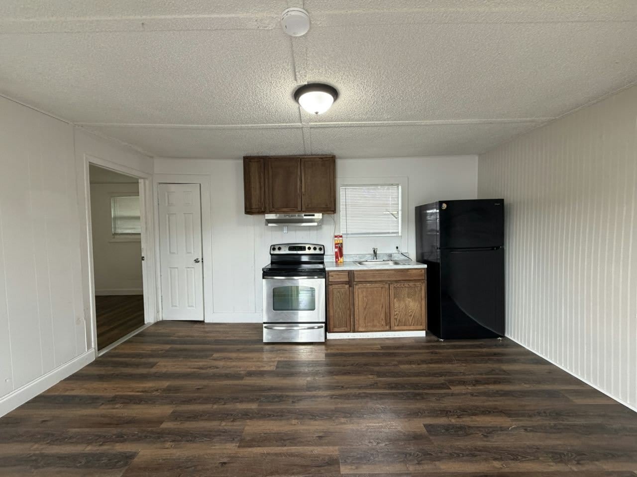 1911 Citrus Blvd – photo 3