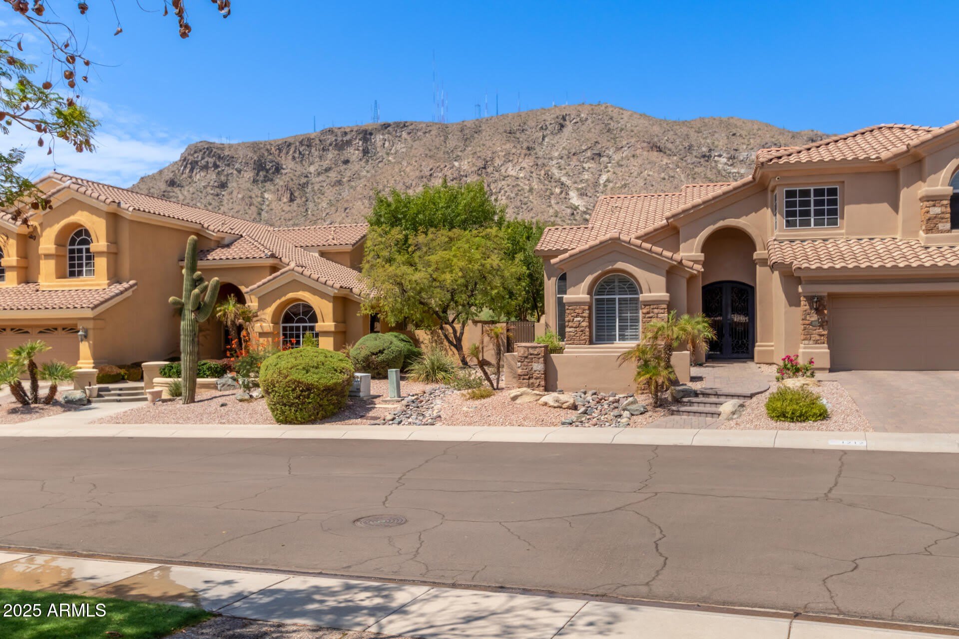 1211 E Desert Flower Lane – photo 3