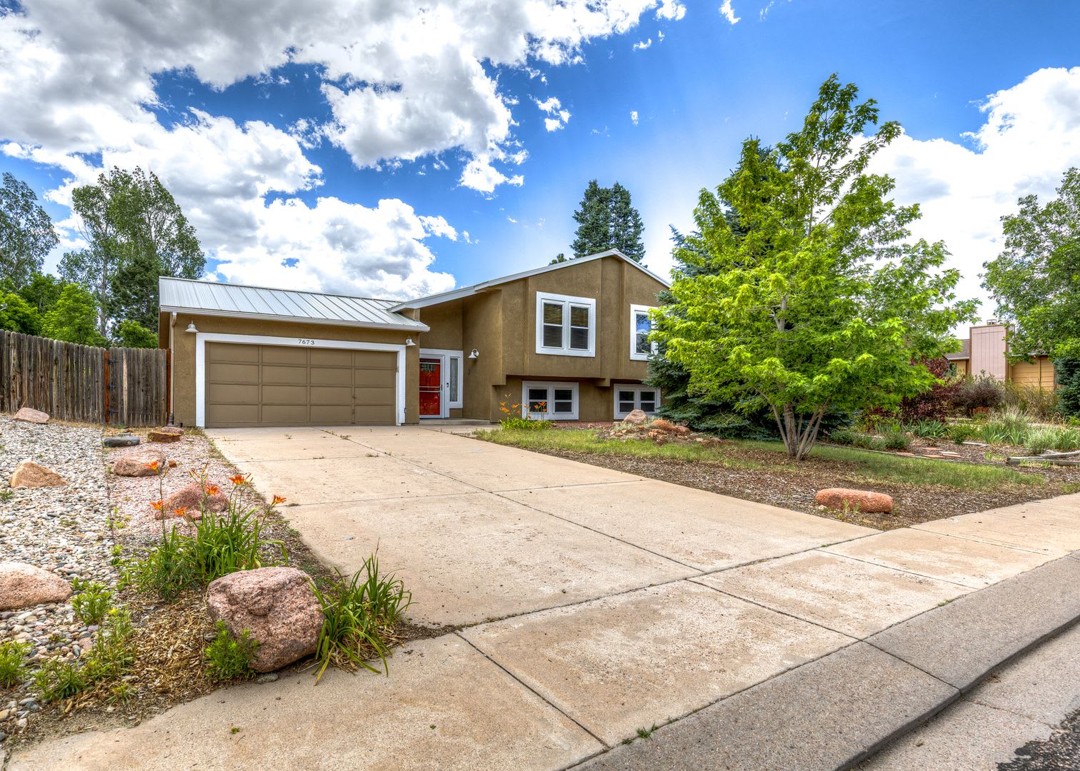 Charming Home in School District 20! – photo 2