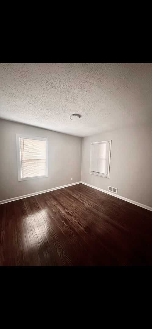 Cute Three Bedroom House Available Now – photo 2