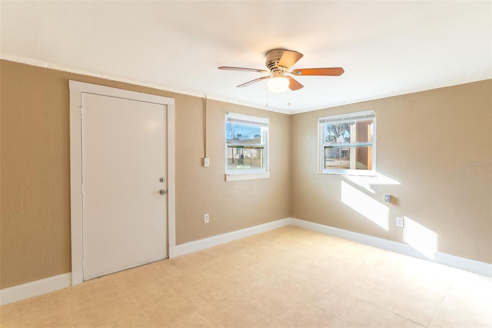 114 E NORTHSIDE Drive – photo 3
