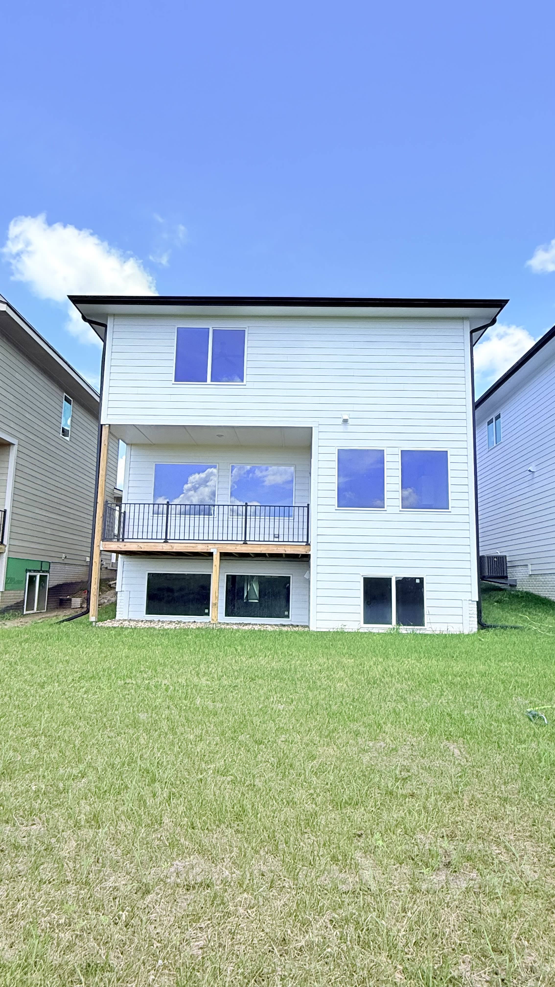 1100 Nw Sproul Dr – photo 3