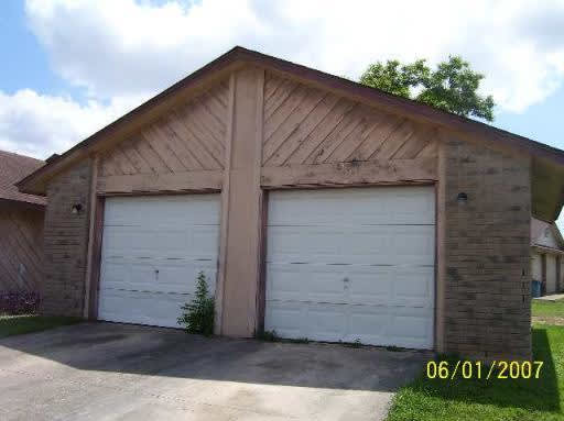 8904 Meadow Trace – photo 3