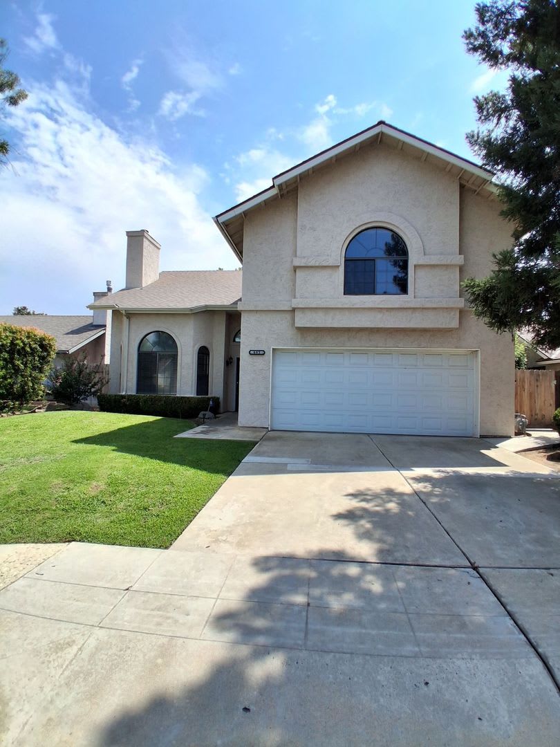 2-Storey Home Featuring 4 bedrooms and 2.5 bathrooms in Clovis, CA! – photo 5