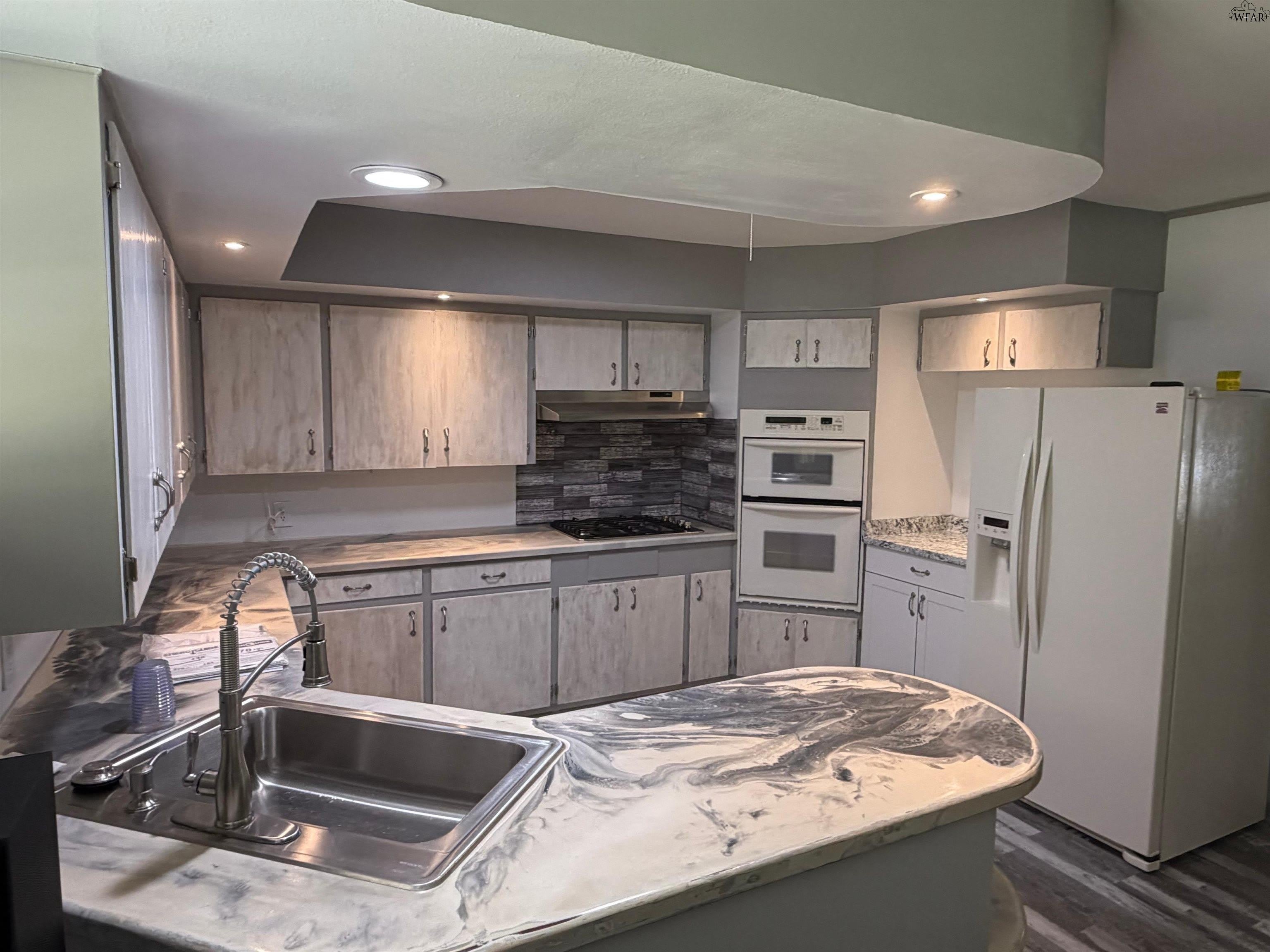 1547 Singleton Avenue – photo 5