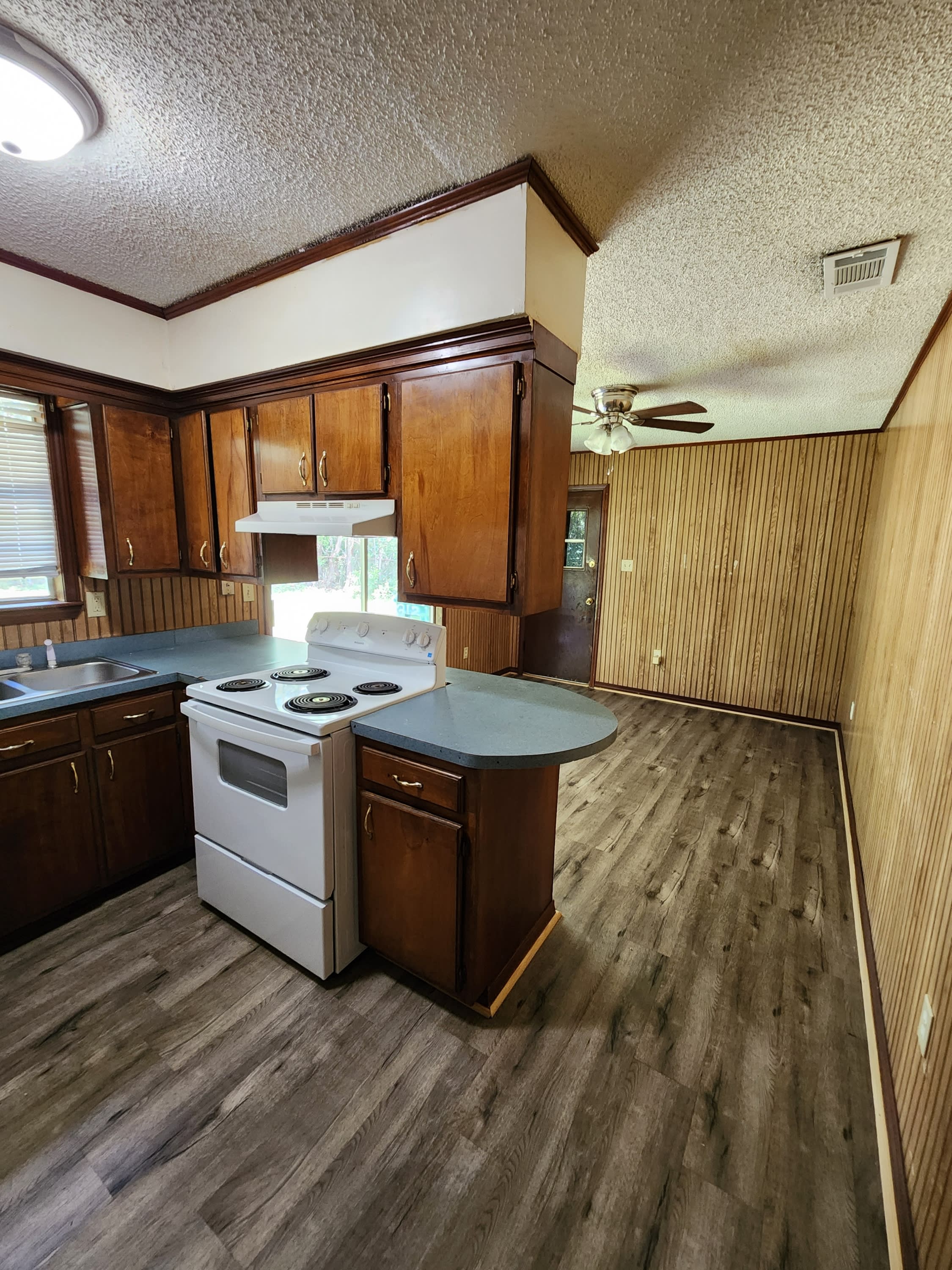 2131 Woodside Drive – photo 3