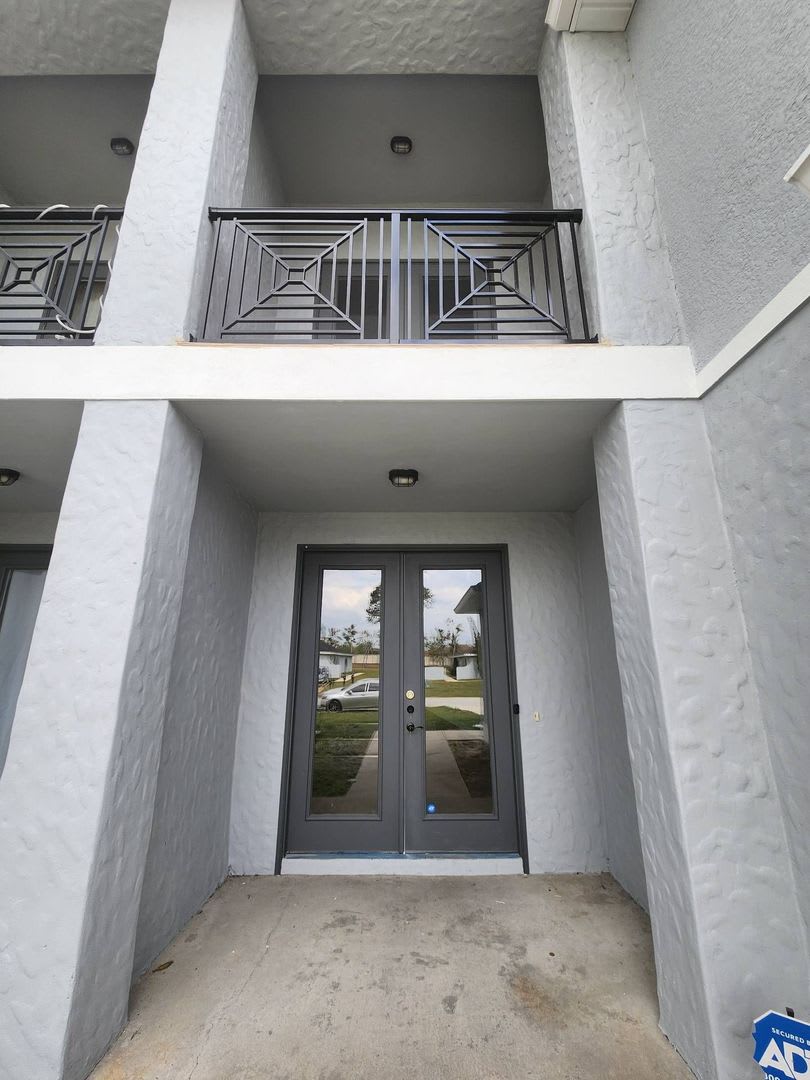 Stunning 3-Bedroom Townhome with Loft, Balcony & 2-Car Garage in Kissimmee! – photo 2