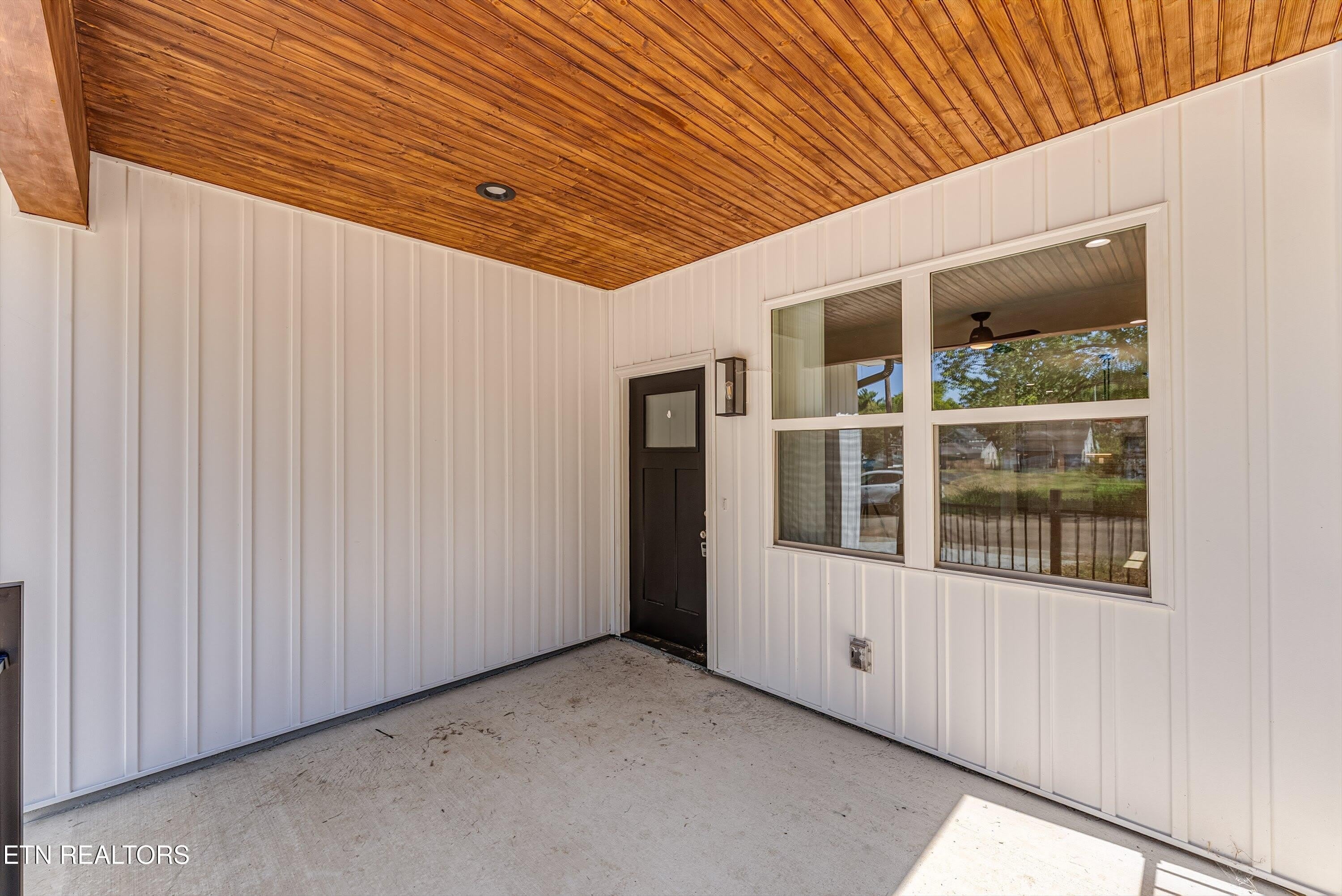 818 W Anderson Ave – photo 4