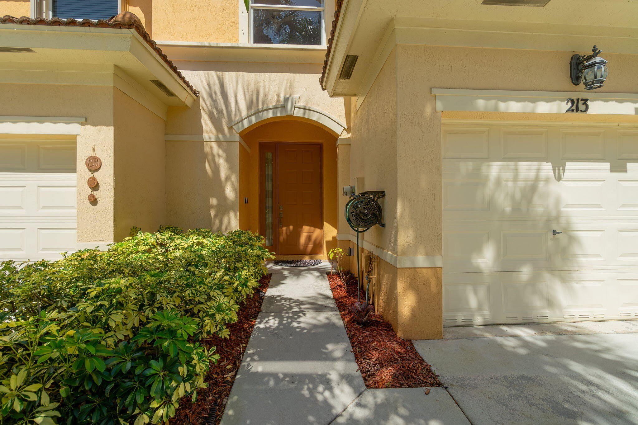 213 River Bluff Lane – photo 2