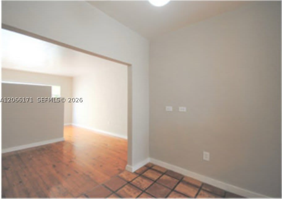 948 Meridian Ave – photo 3