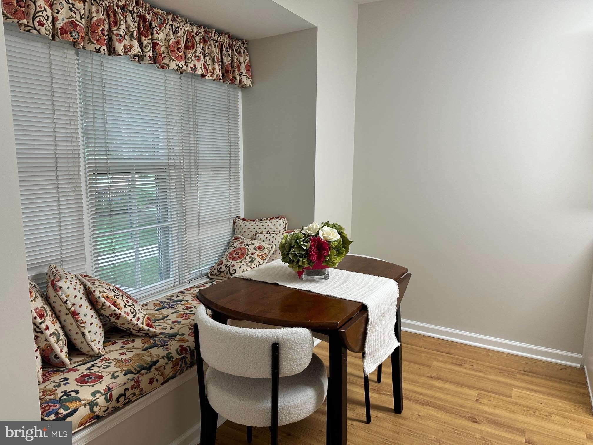 4847 CHEVY CHASE Drive – photo 4