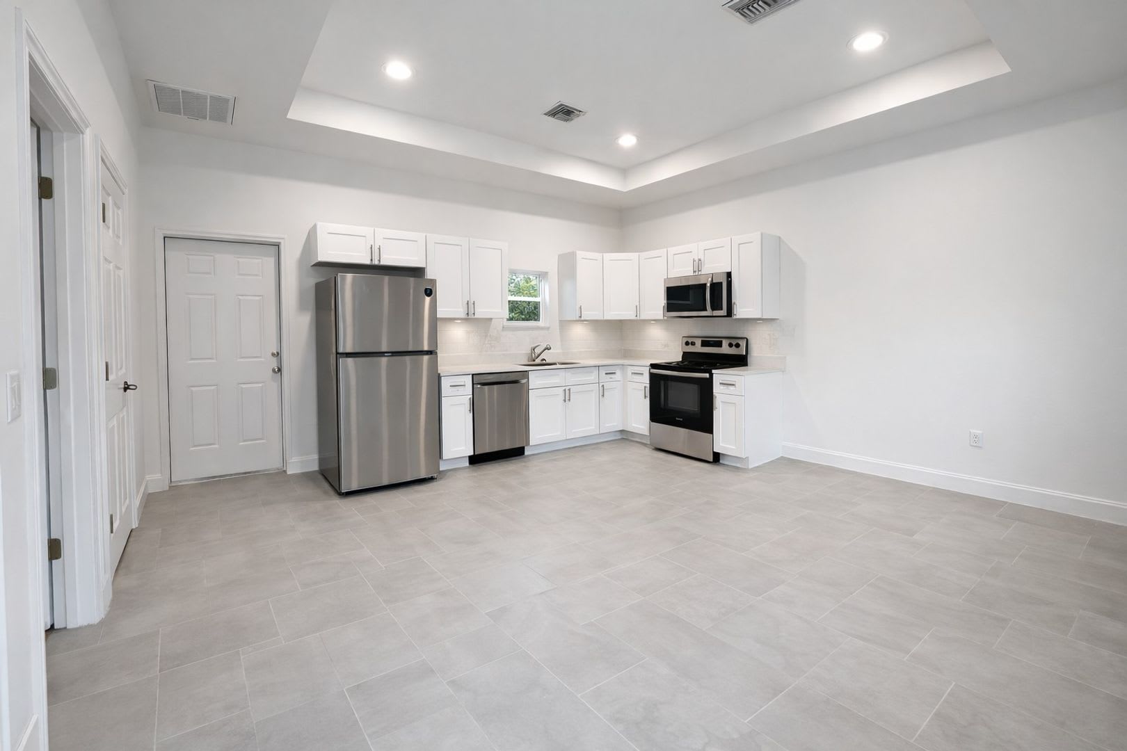 ONE OF A KIND! BRAND NEW 1 Bedroom-1 Bath – photo 2
