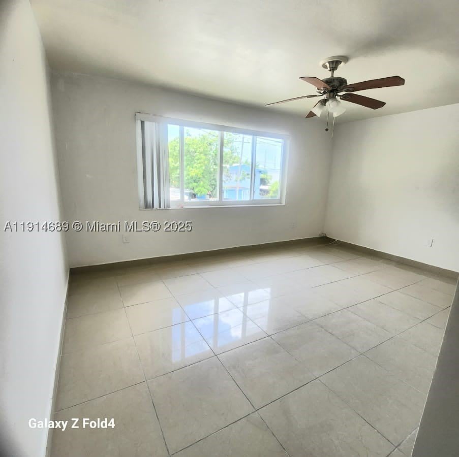2400 Nw 10Th Ave – photo 4