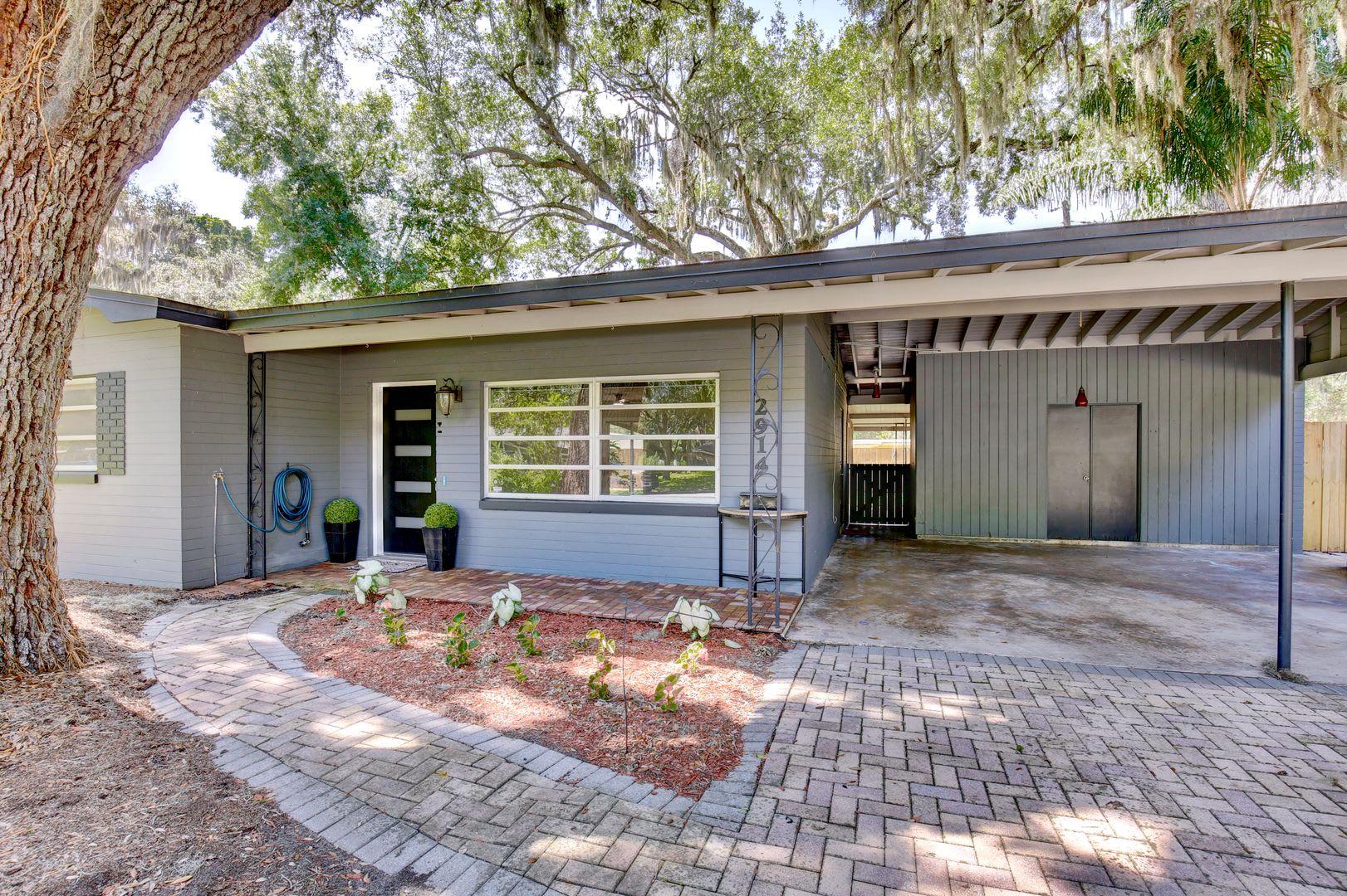 Beautiful 3 bed 2 bath Available for RENT in desirable Conway area of Orlando! – photo 4