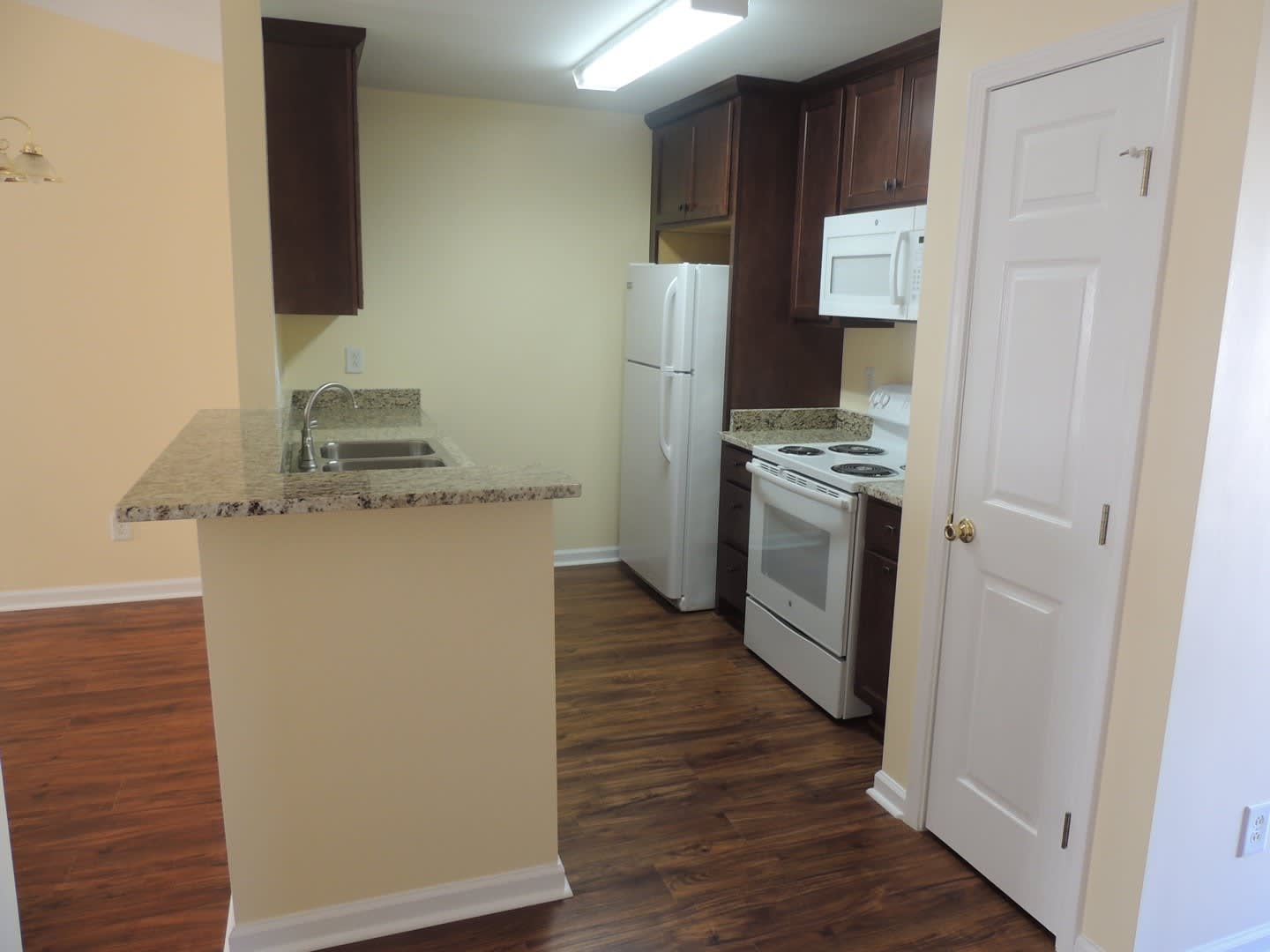 Modern Duplex On a Corner Lot – photo 3