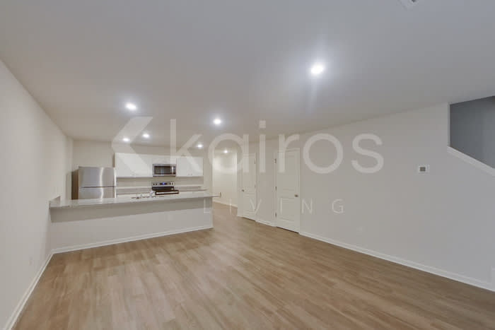 371 Ironwood Court – photo 4