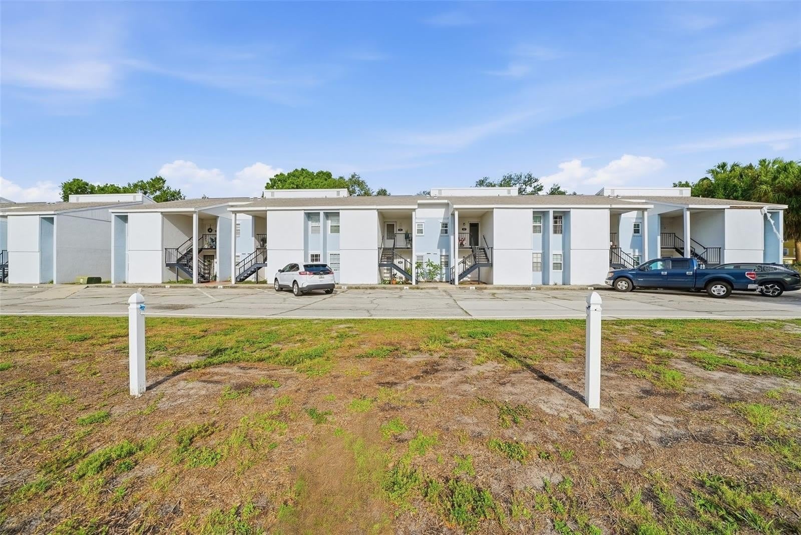 3821 N OAK Drive – photo 2