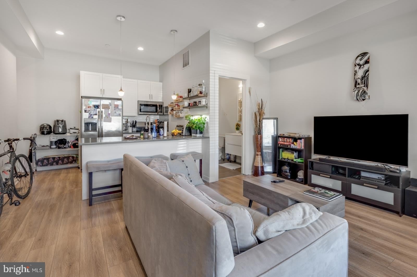 385 MARTIN Street – photo 1