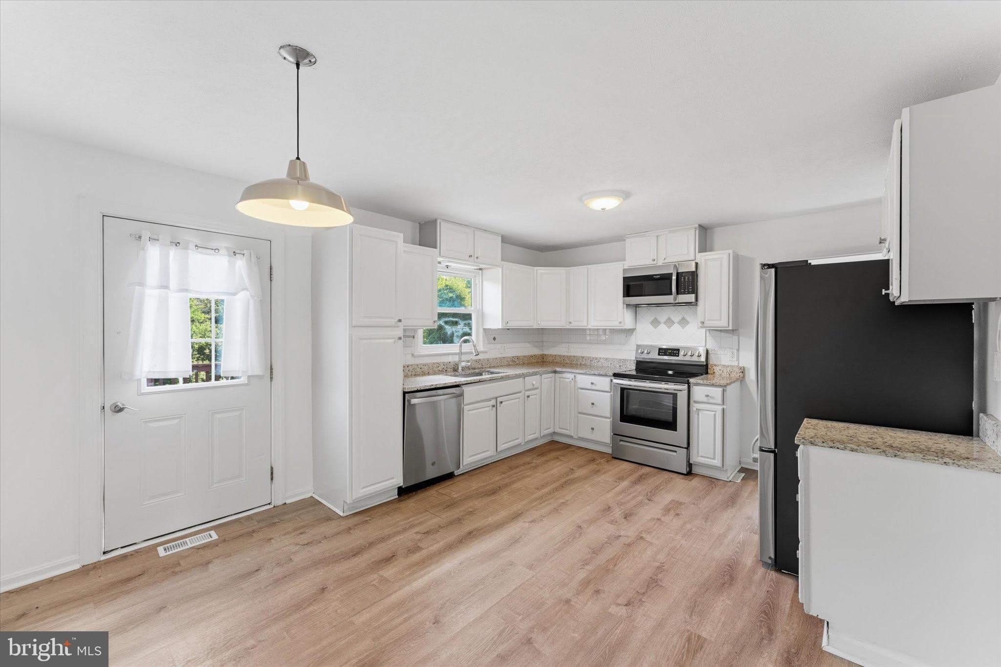 9359 PARADISE Road – photo 3