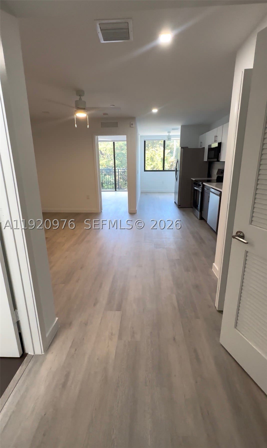 20 NE 19th Ave – photo 1