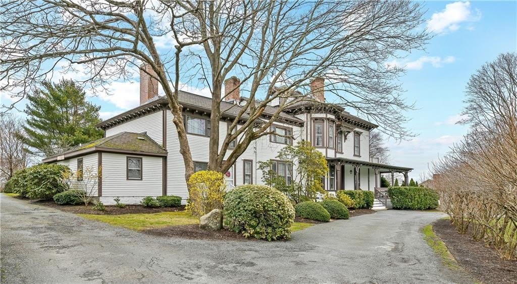 46 Chastellux Avenue – photo 1