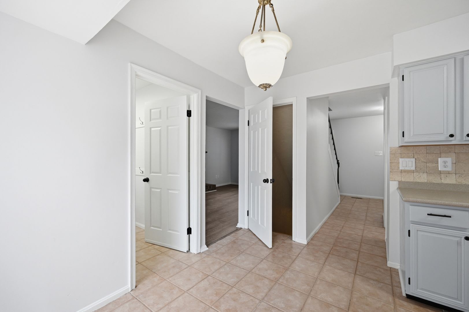 4/2.5 Colonial – photo 3