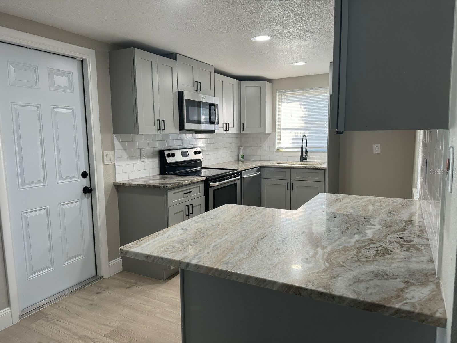 7605 EMBASSY Boulevard – photo 3