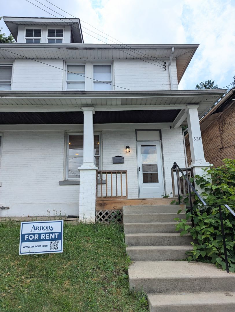 2 Bedroom 1 Bathroom Right Side Duplex (Brookline) – photo 1