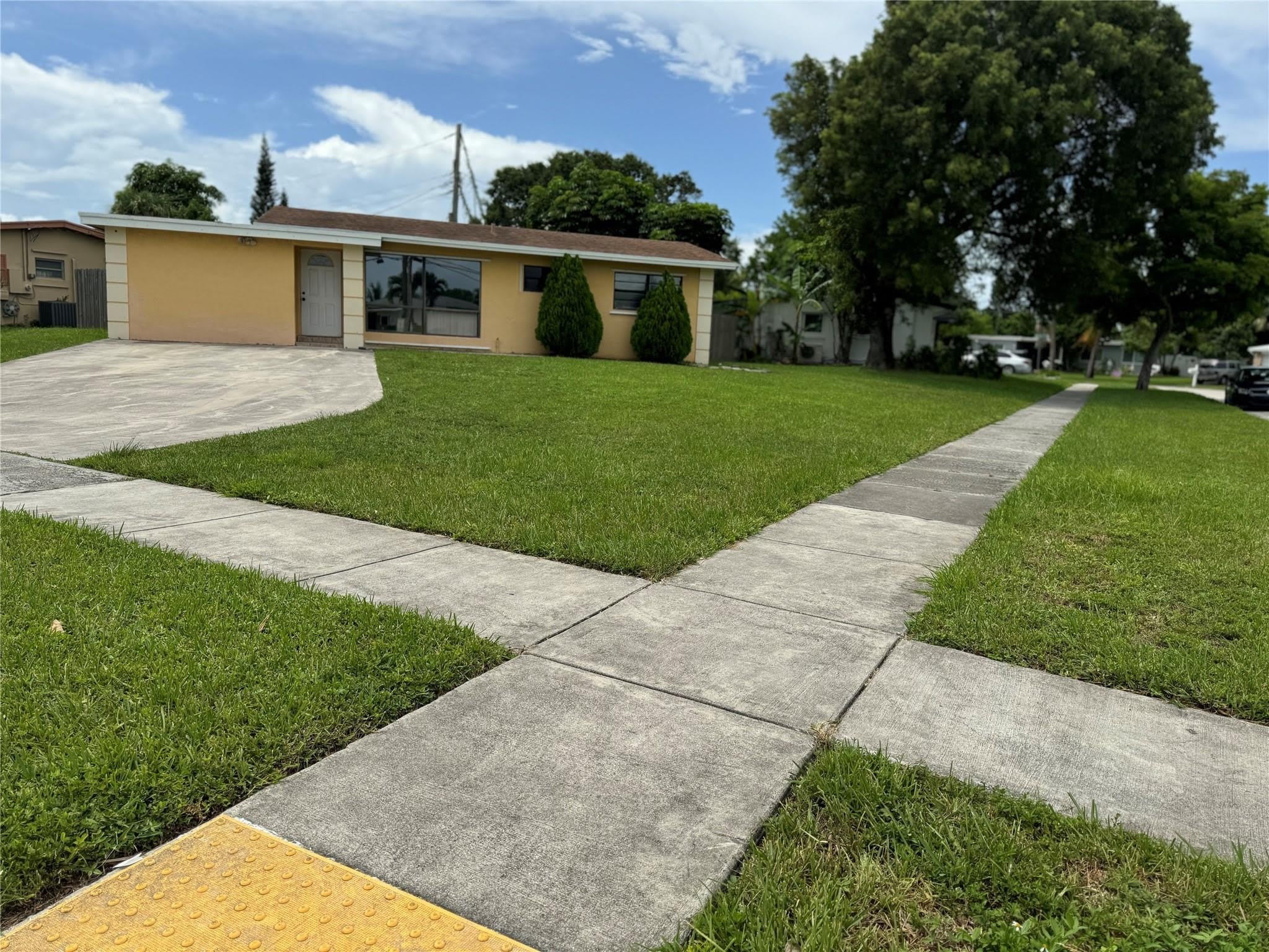6101 NW 18th Street – photo 2