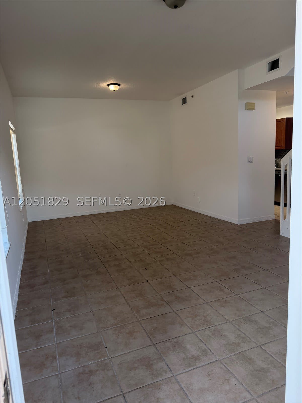 906 SW 143rd ave – photo 3