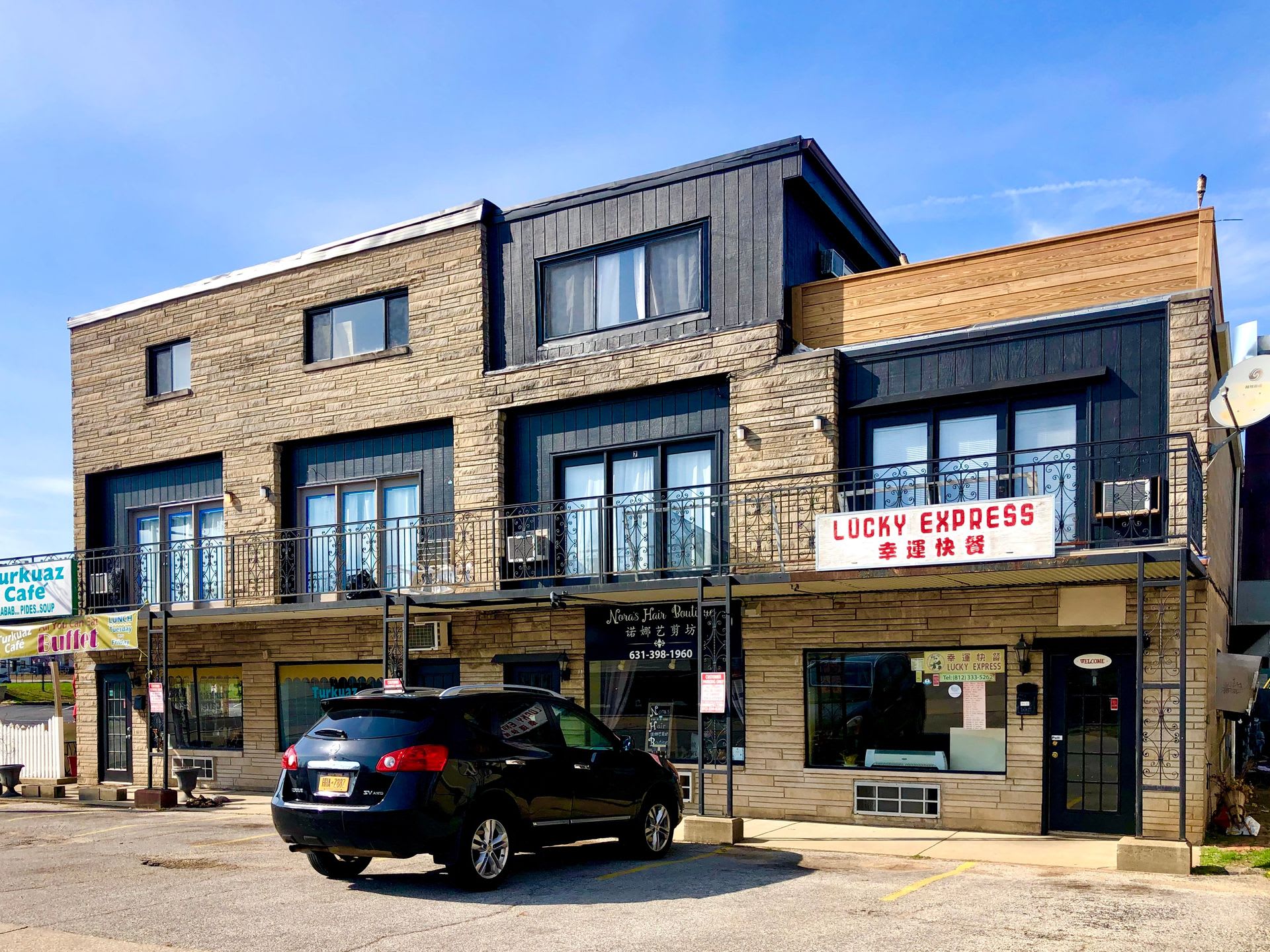 *August 2027* Great Downtown Apartment! One Block from Downtown! – photo 1