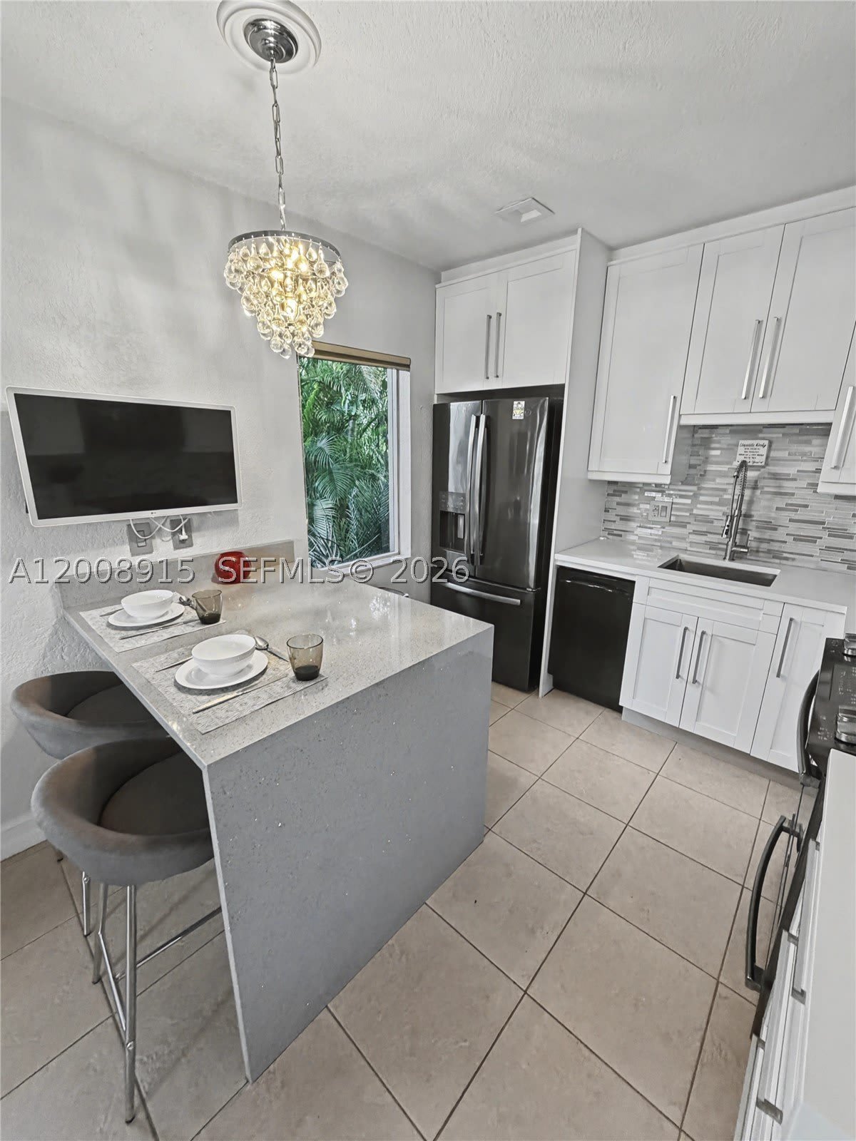 1423 Holly Heights Dr – photo 2