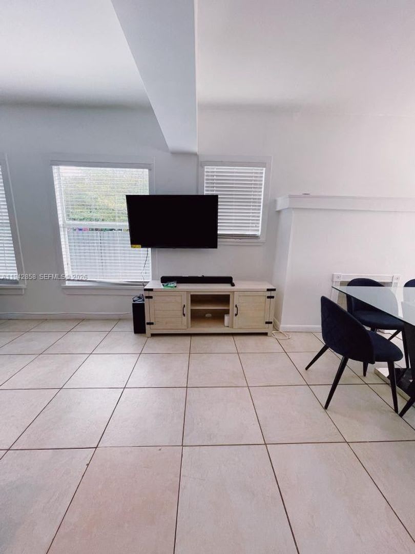 105 NW 31st Street 1, Miami, FL 33127 – photo 3