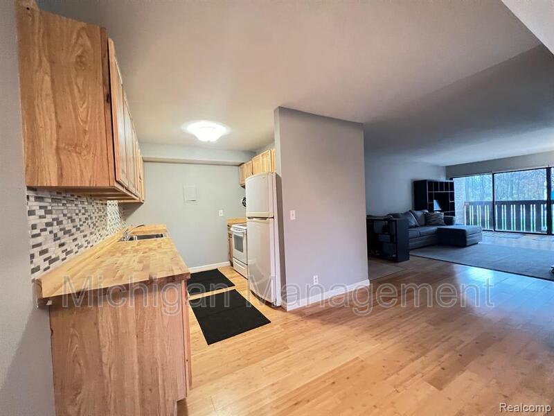 2152 Pauline Blvd – photo 5