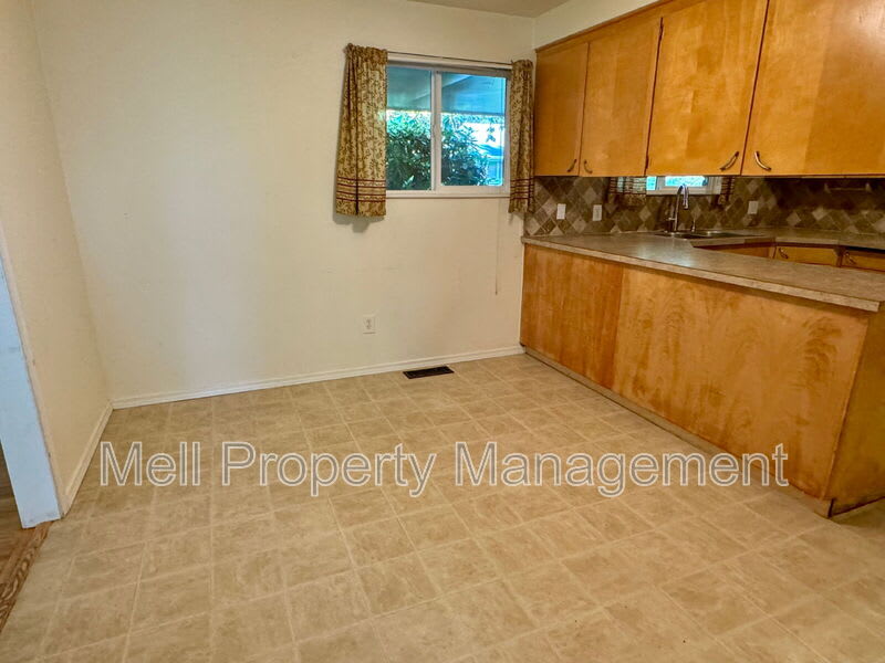 7016 Husky Way Se – photo 5