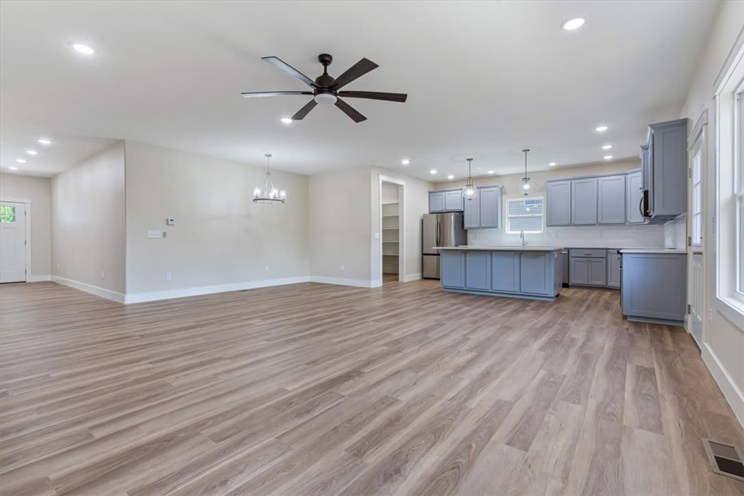 28 Fleetwood Drive – photo 3