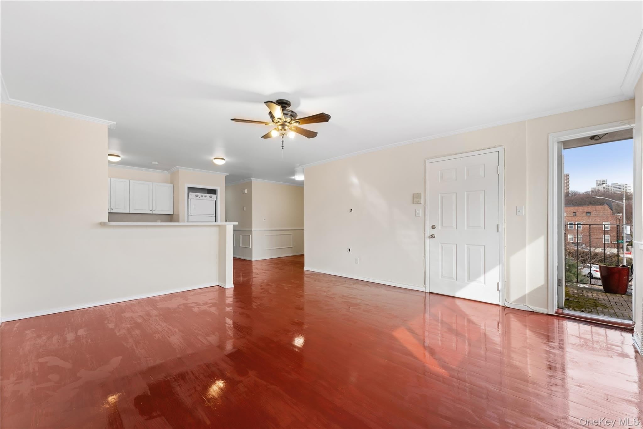 84 120 Austin St – photo 2