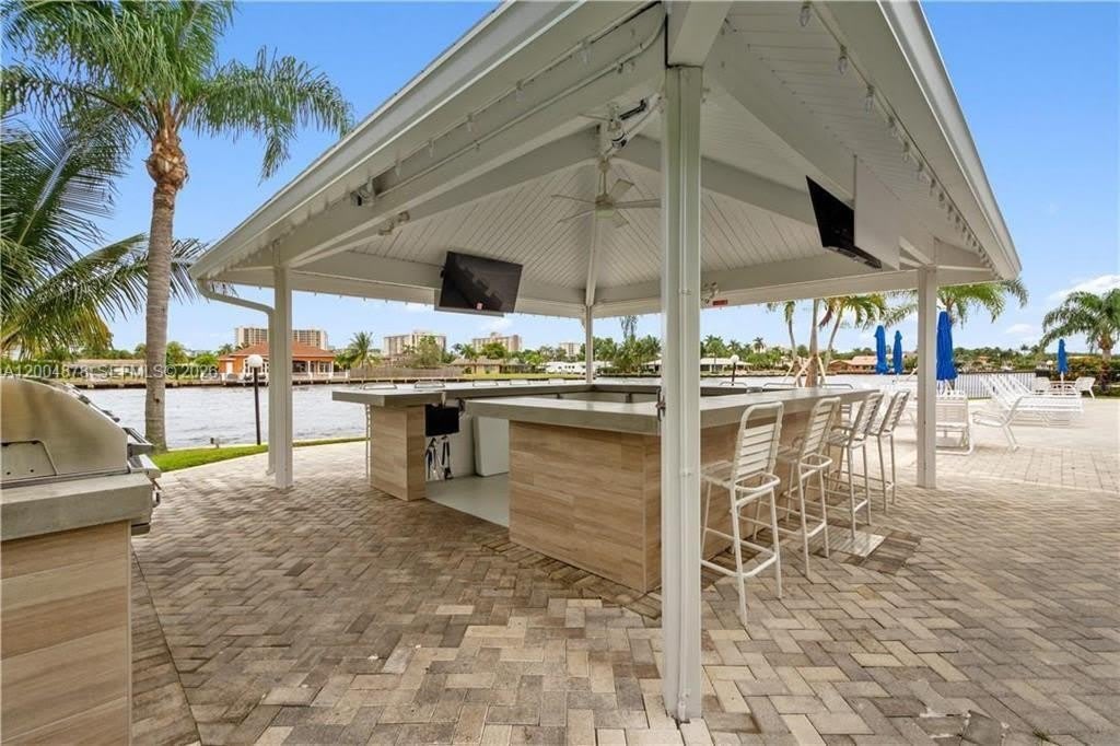 6207 Bay Club Drive – photo 1