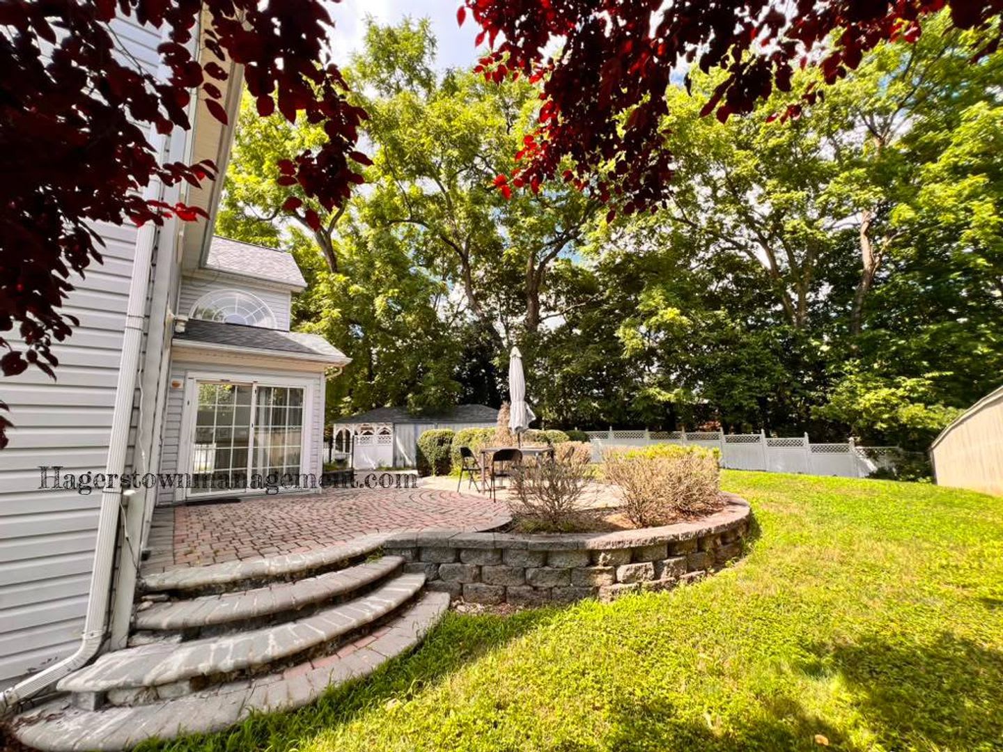 Luxury Home in Woodbridge – photo 3
