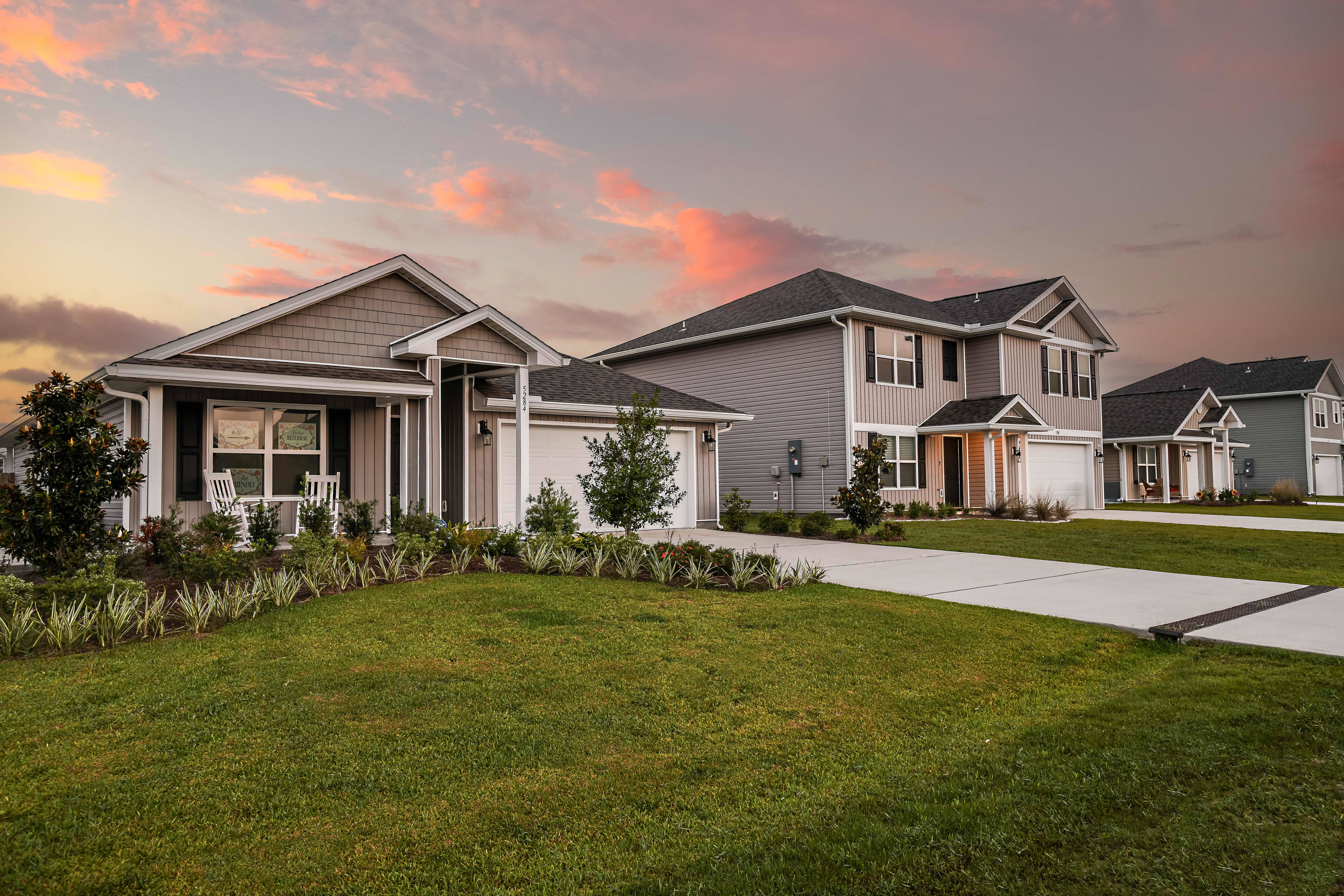 Sunset Village – photo 1