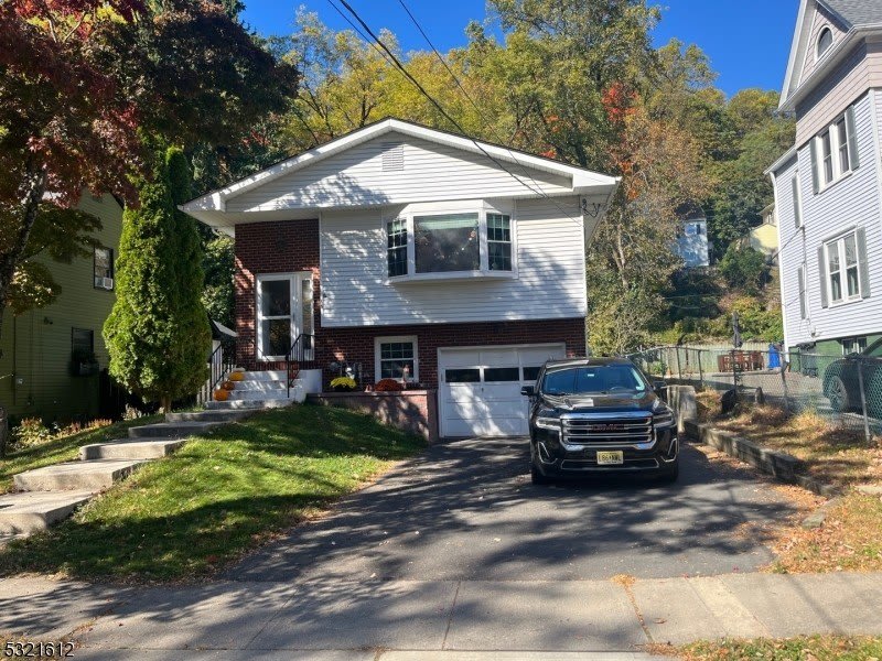 65 Wetmore Ave – photo 2