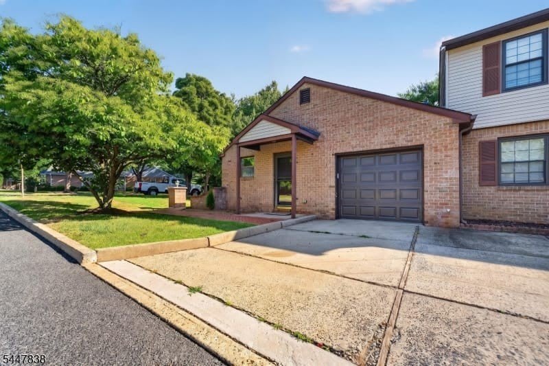 10 Daniel Ct – photo 1