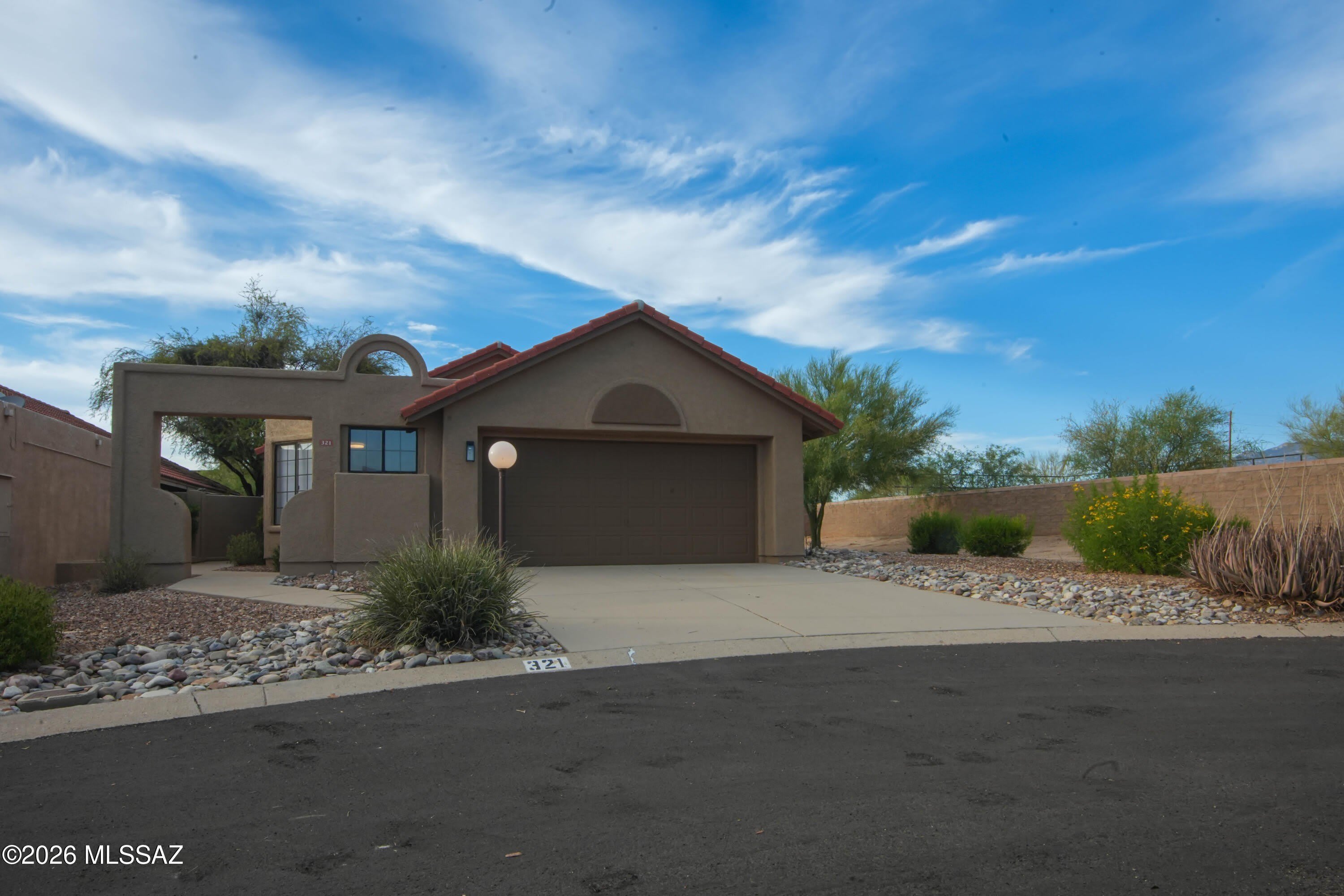 321 E Fieldcrest Lane – photo 1