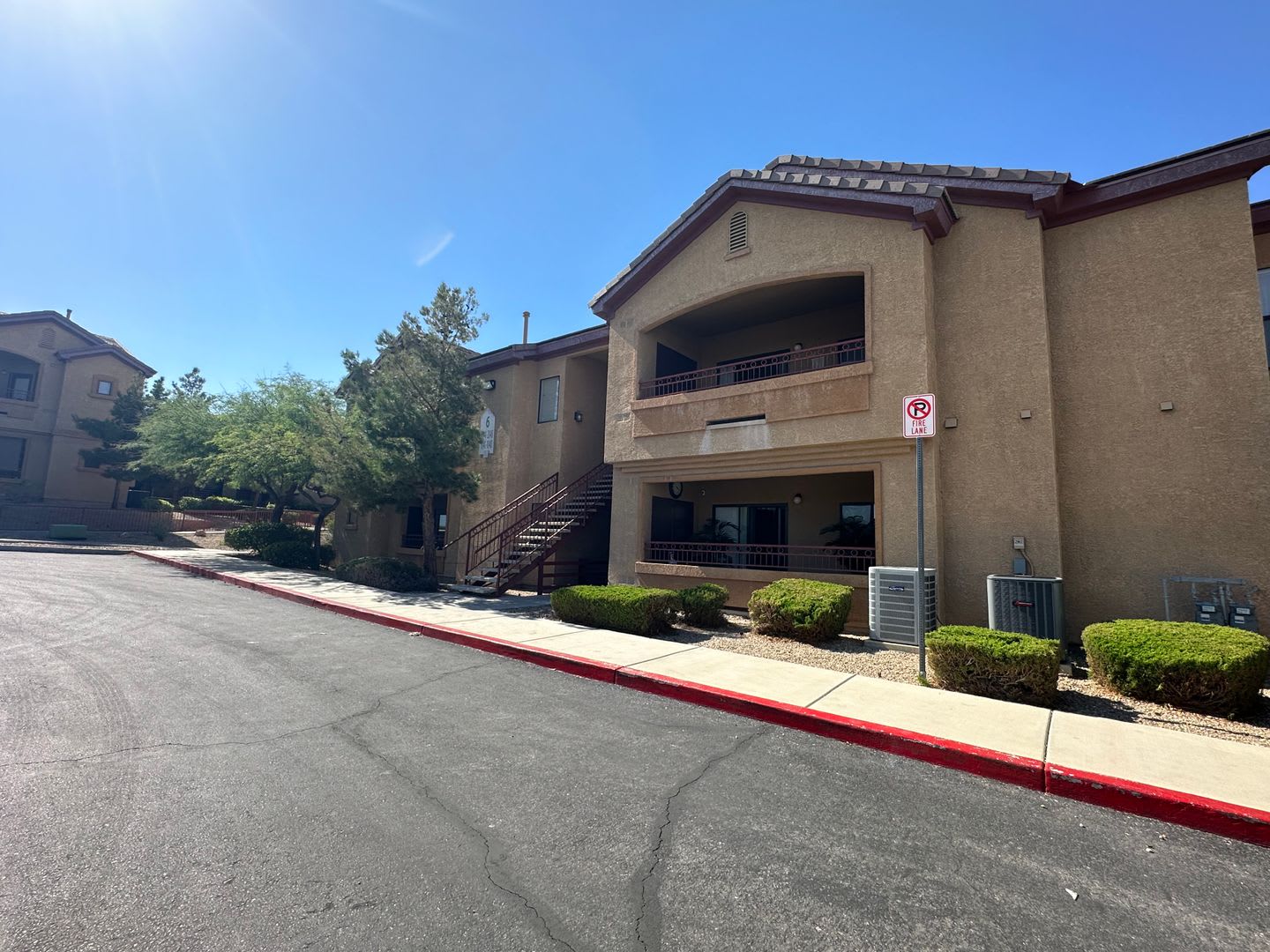 Second-Floor Condo With Relaxing Balcony Located In Northwest Las Vegas – photo 3