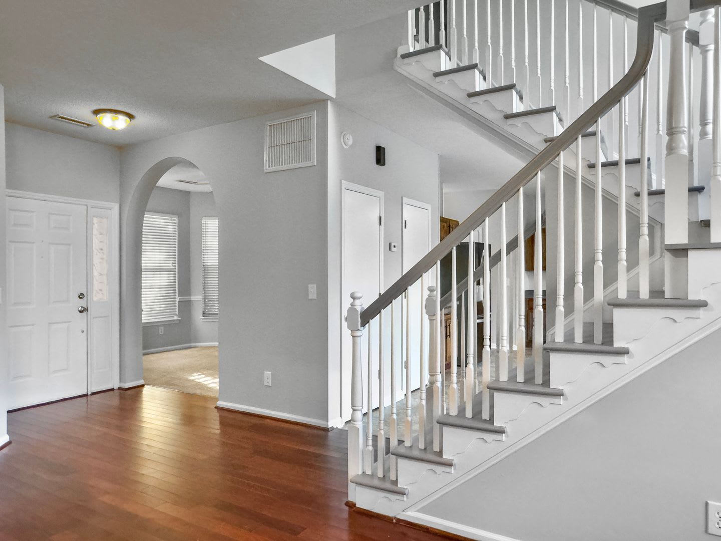 Gorgeous Home in Charleston – photo 3