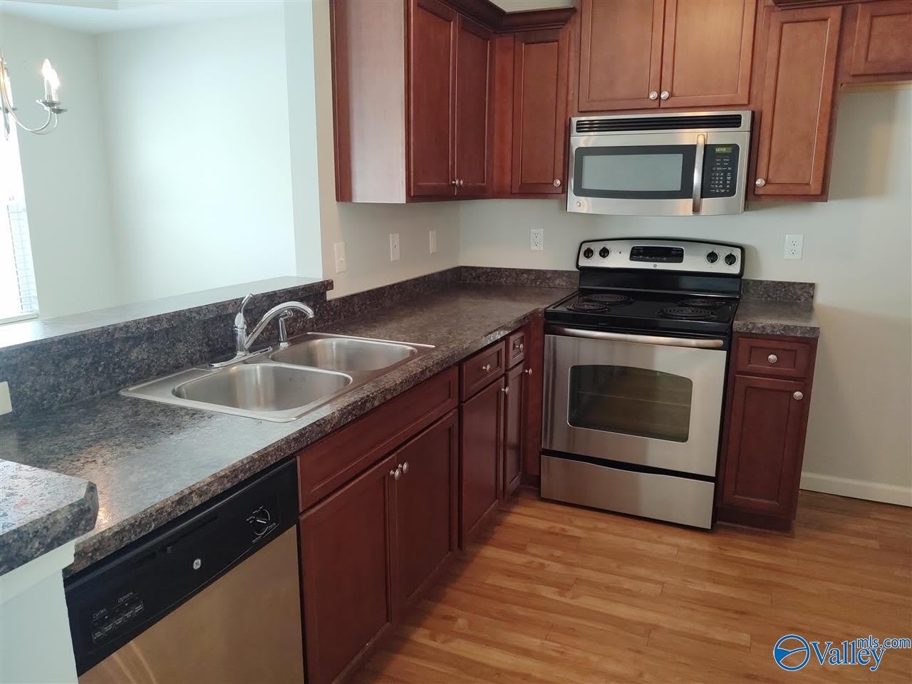 208 Falling Water Lane – photo 5