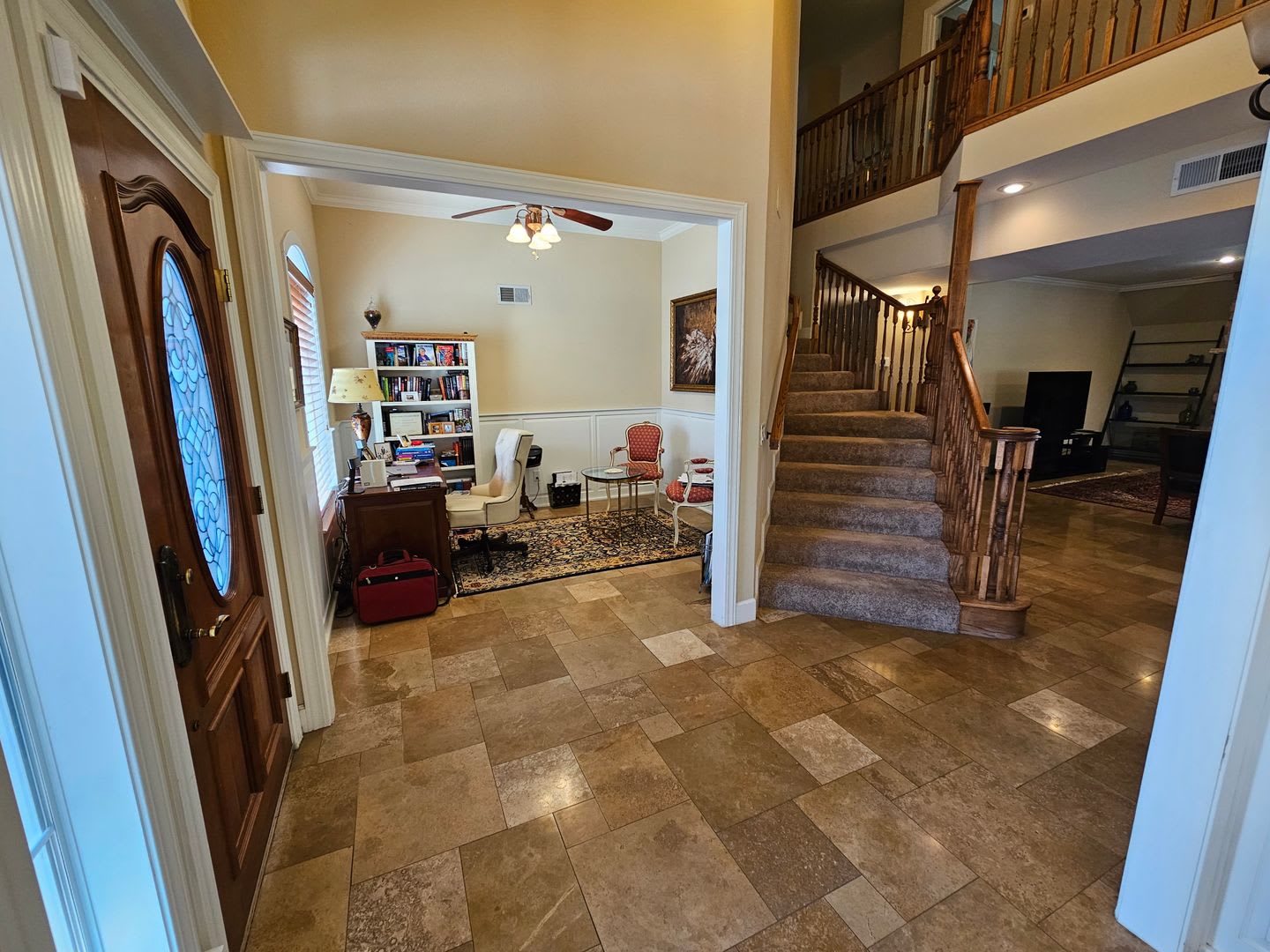 Executive 4 Bedroom-3.5 Bath Home with Solar – photo 3