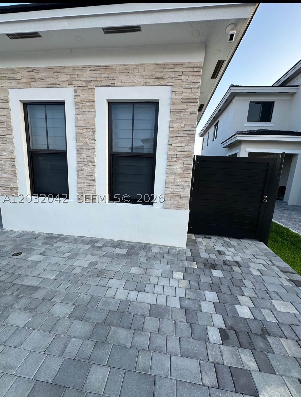 14429 SW 19th St – photo 1
