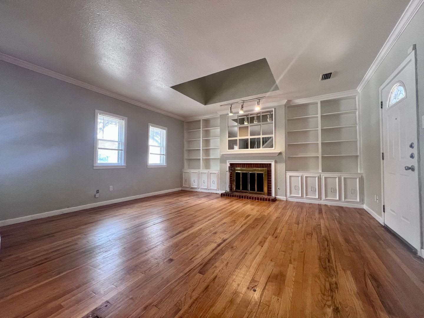 Unique 2 Story Home – photo 4