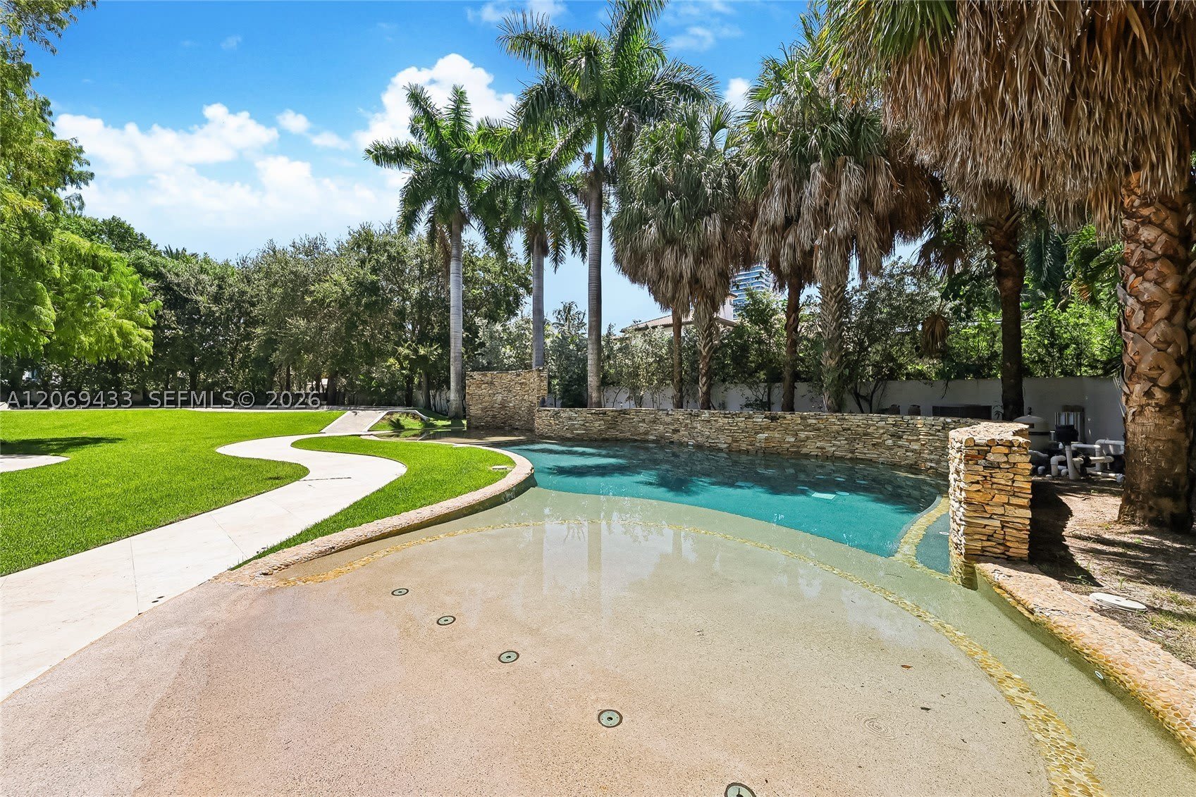180 Ocean Blvd – photo 5